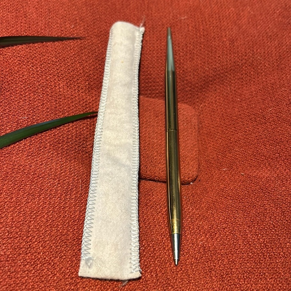 Vintage Gold Pinstripe Ballpoint Pen